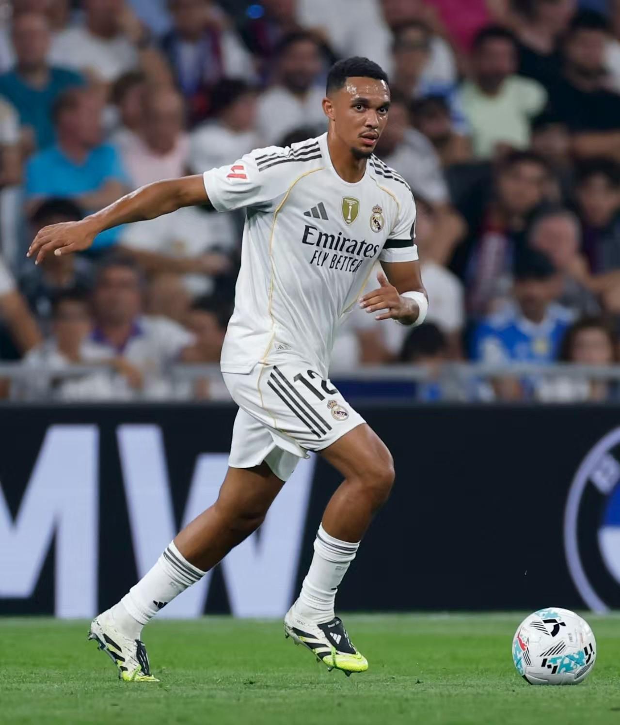 在英格兰足, 看家本领, 但球员立场 在英格兰足, 看家本领, 但球员立场