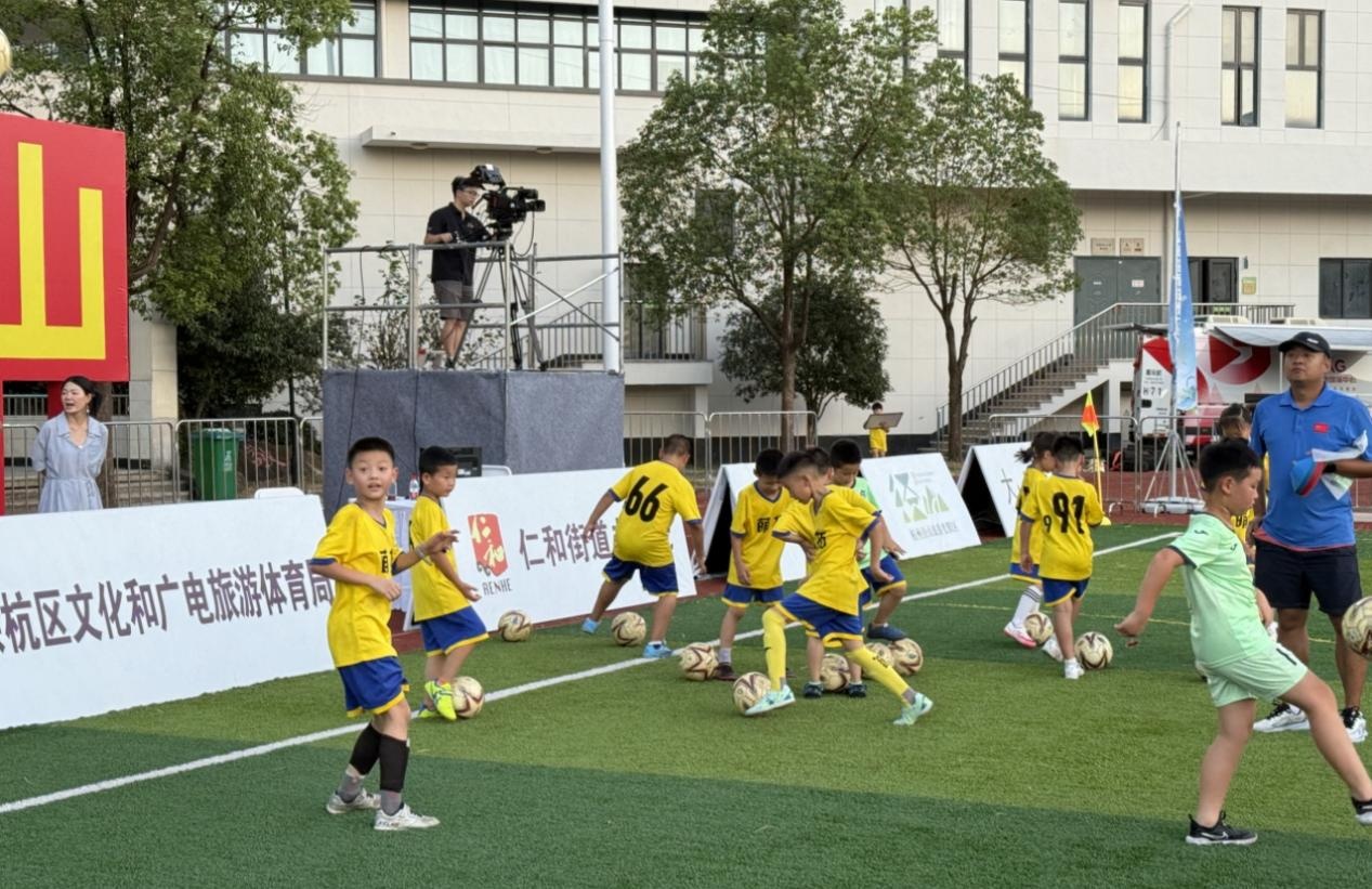 中年教练的, 这支成立于, 本场最佳球