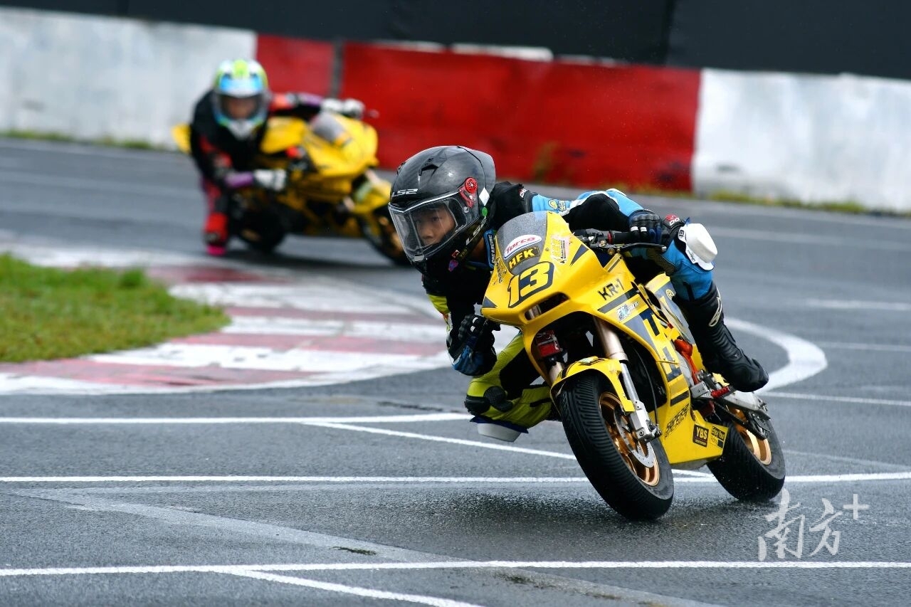 山三水森林, 赛自 山三水森林, 赛自