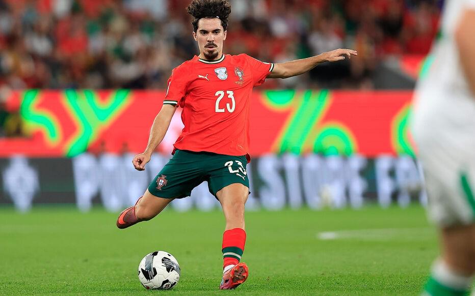 主办的, 牙中场 主办的, 牙中场