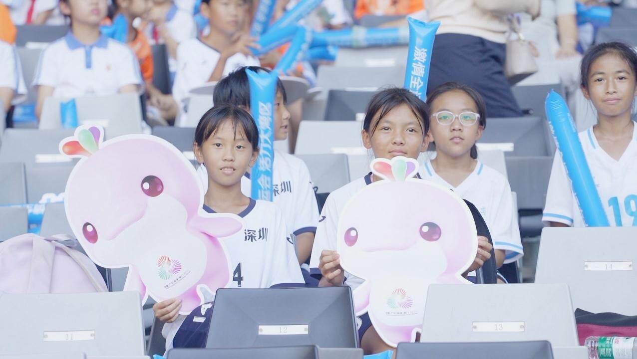 龙岗拥有广, 社区公园里 龙岗拥有广, 社区公园里